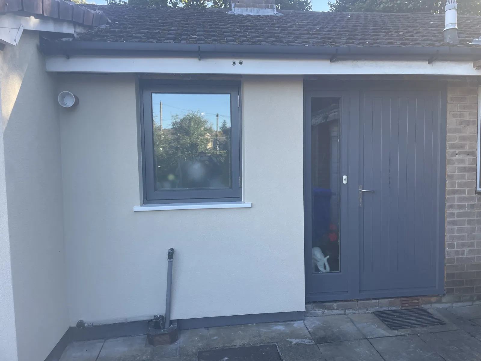 Completed external wall insulation and silicone render in S17 Sheffield near Millhouses by P&R Solutions
